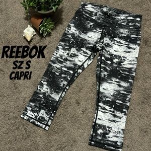 Reebok Capri Workout Tights-Sz S-Black & White-EUC